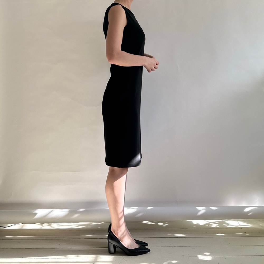 90's Vintage Sleeveless Slinky Knee Length Dress - Picture 3 of 8